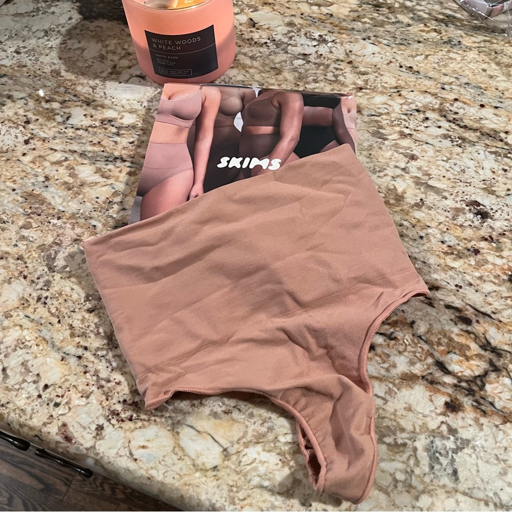Skims control thong